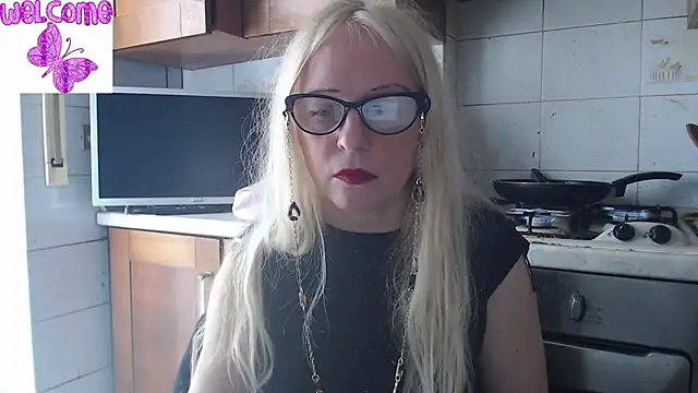 Snapshot of martachatte chatting on March 13, 2025, 12:46 pm martachatte online show from March 13, 2025, 12:46 pm
