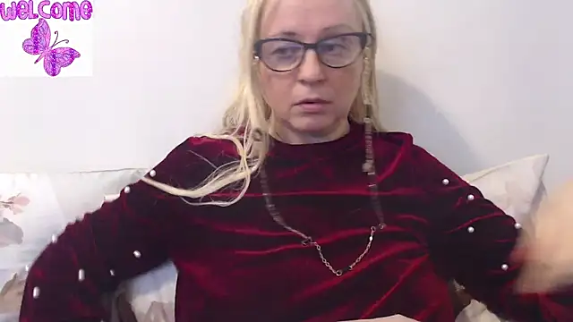 Snapshot of martachatte chatting on March 21, 2025, 8:28 am martachatte online show from March 21, 2025, 8:28 am