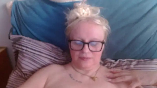 martachatte online show from July 6, 2026, 6:21 am