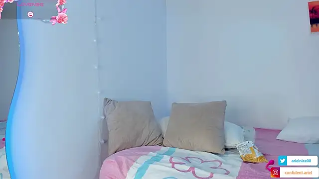 ariel35 online show from November 16, 2025, 8:03 pm