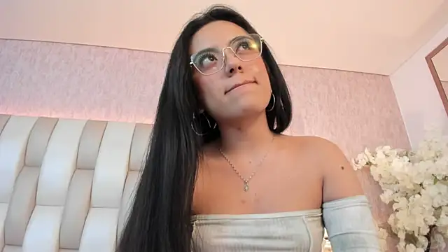 Rebeca jones online show from February 19, 2025, 7:27 pm