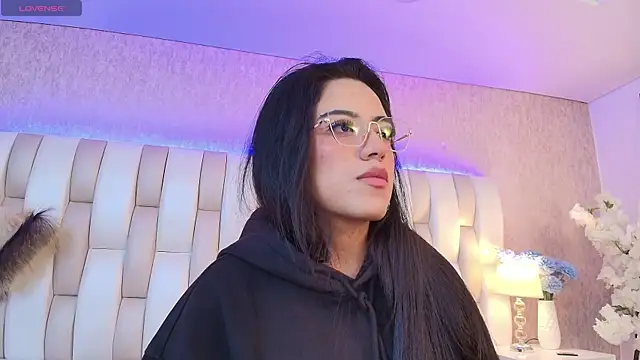 Rebeca jones online show from March 21, 2025, 1:01 pm