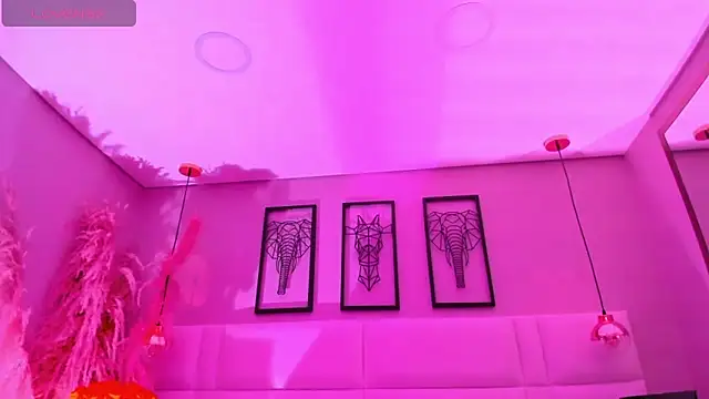 Rebeca jones online show from October 10, 2025, 12:15 pm