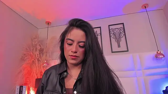 Rebeca jones online show from November 22, 2025, 12:15 pm