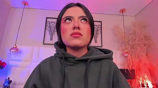 Rebeca jones online show from December 2, 2025, 12:21 pm