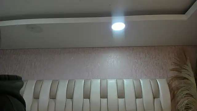Snapshot of Rebeca_jones chatting on June 19, 2026, 1:15 pm Rebeca jones online show from June 19, 2026, 1:15 pm