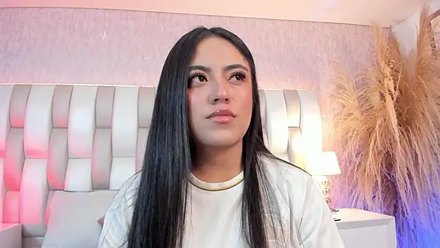 Snapshot of Rebeca_jones chatting on July 7, 2026, 1:15 pm Rebeca jones online show from July 7, 2026, 1:15 pm