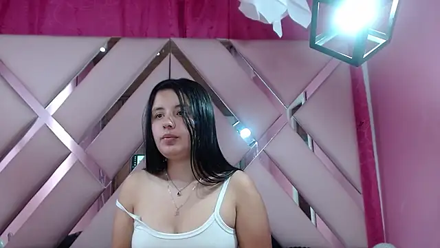 nathaly low1 online show from December 12, 2024, 3:21 am
