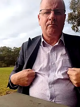 Snapshot of stiffandlubed@xh chatting on October 13, 2025, 9:04 pm stiffandlubedxh online show from October 13, 2025, 9:04 pm