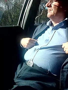 Snapshot of stiffandlubed@xh chatting on December 1, 2025, 9:42 pm stiffandlubedxh online show from December 1, 2025, 9:42 pm