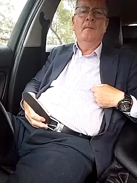 Snapshot of stiffandlubed@xh chatting on March 4, 2026, 8:48 pm stiffandlubedxh online show from March 4, 2026, 8:48 pm