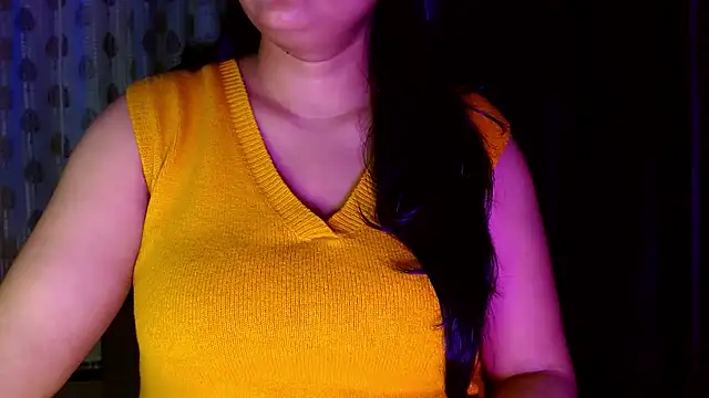 janifer001 online show from January 9, 2026, 11:28 pm