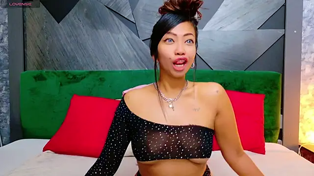 Snapshot of ElyaQuinn chatting on September 25, 2025, 6:50 am ElyaQuinn online show from September 25, 2025, 6:50 am