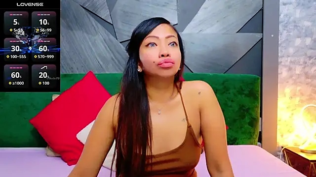 Snapshot of ElyaQuinn chatting on October 16, 2025, 6:47 am ElyaQuinn online show from October 16, 2025, 6:47 am