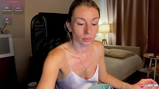 Snapshot of DannaEvan chatting on May 8, 2026, 1:33 am DannaEvan online show from May 8, 2026, 1:33 am