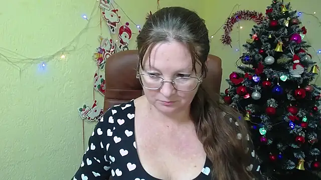VanessaHotts online show from December 7, 2024, 9:17 am