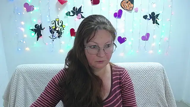 VanessaHotts online show from February 12, 2025, 9:10 am