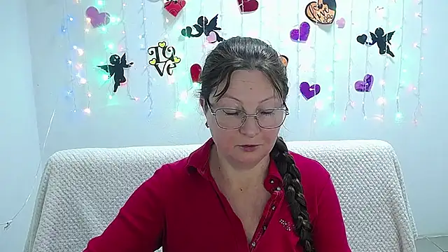 VanessaHotts online show from February 21, 2025, 9:02 am