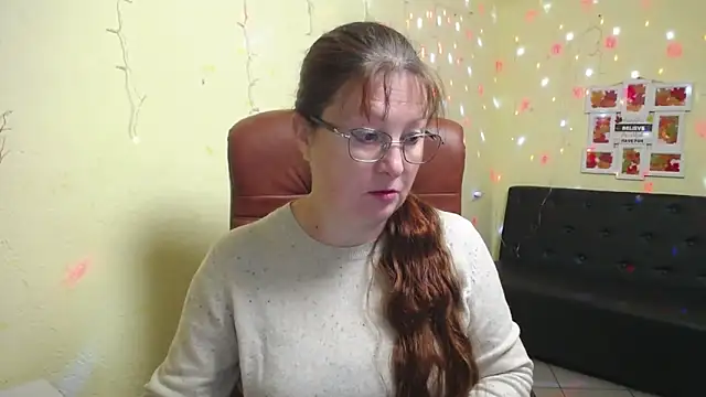 VanessaHotts online show from November 17, 2025, 5:57 am