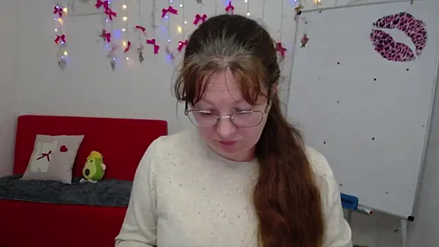 VanessaHotts online show from April 24, 2026, 5:21 am