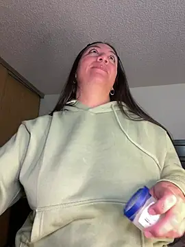 Snapshot of BustiBunny69 chatting on March 18, 2026, 2:37 am BustiBunny69 online show from March 18, 2026, 2:37 am