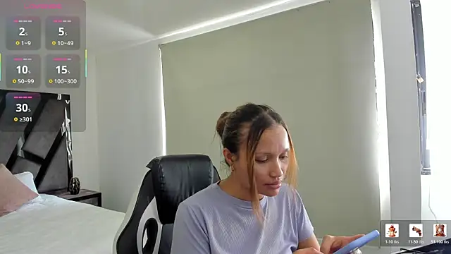 AnnieAndStefan online show from July 30, 2026, 1:54 pm