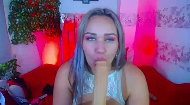 Snapshot of paula_brausin chatting on December 30, 2024, 4:40 pm paula brausin online show from December 30, 2024, 4:40 pm