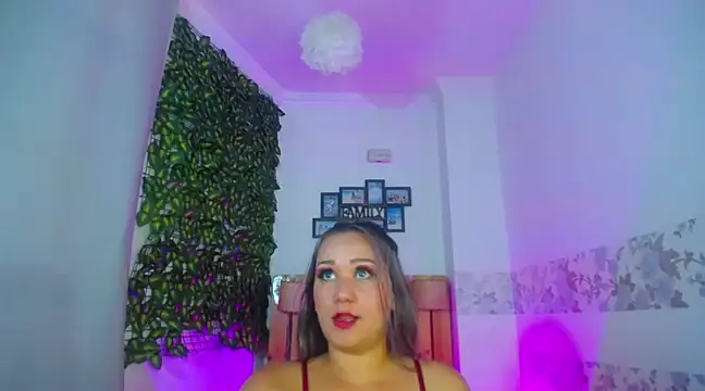 Snapshot of paula_brausin chatting on January 30, 2025, 8:10 pm paula brausin online show from January 30, 2025, 8:10 pm