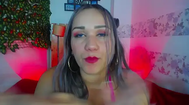 Snapshot of paula_brausin chatting on February 1, 2025, 2:16 am paula brausin online show from February 1, 2025, 2:16 am