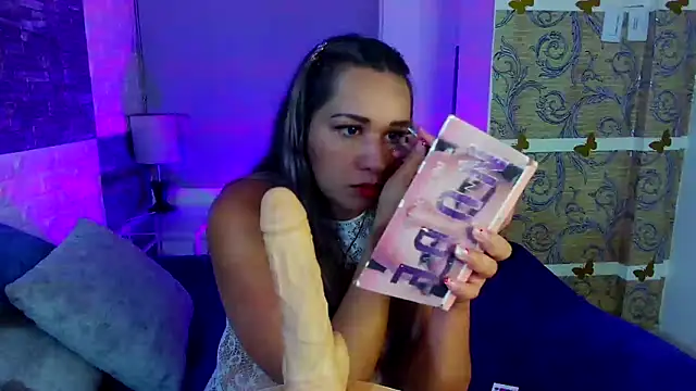 Snapshot of paula_brausin chatting on February 25, 2025, 12:25 am paula brausin online show from February 25, 2025, 12:25 am