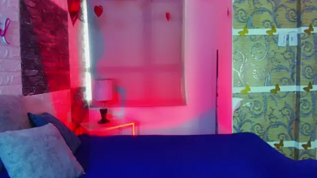 Snapshot of paula_brausin chatting on March 7, 2025, 8:33 pm paula brausin online show from March 7, 2025, 8:33 pm