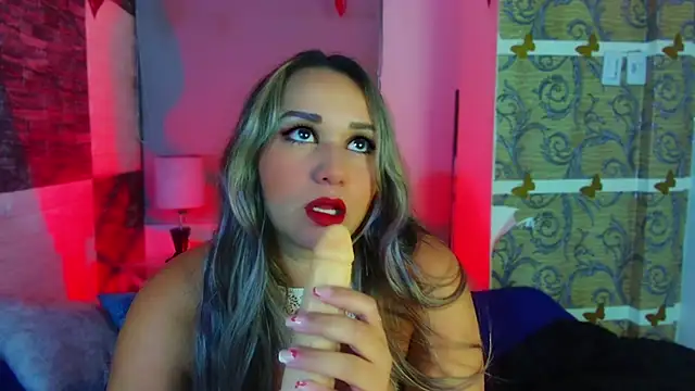 Snapshot of paula_brausin chatting on March 8, 2025, 12:33 am paula brausin online show from March 8, 2025, 12:33 am