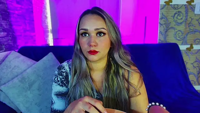Snapshot of paula_brausin chatting on March 13, 2025, 8:32 pm paula brausin online show from March 13, 2025, 8:32 pm