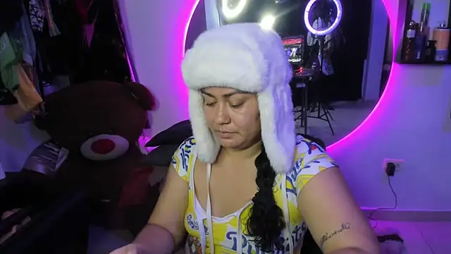 AliceFox Milf online show from April 1, 2026, 5:41 am