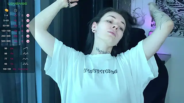 Snapshot of pale_skin chatting on December 15, 2024, 12:28 pm pale skin online show from December 15, 2024, 12:28 pm