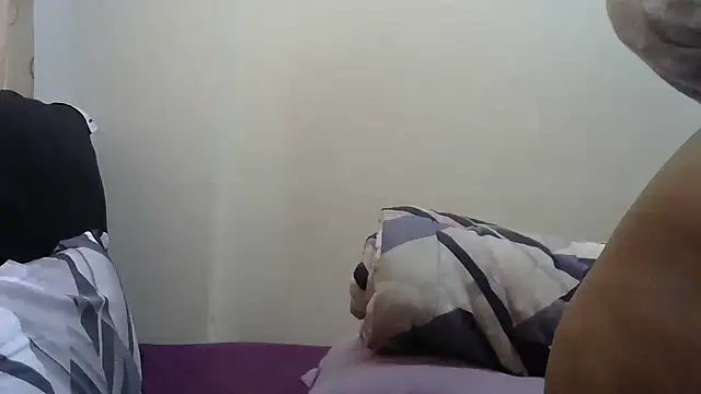 AddictiveAssCurves online show from October 23, 2025, 7:40 am