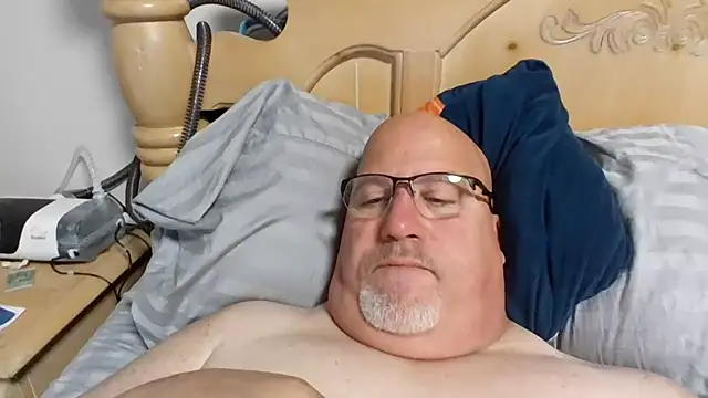 Bigbear0563 online show from May 8, 2026, 4:01 pm