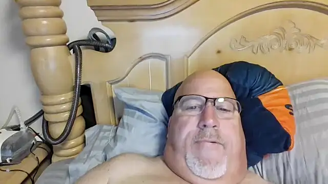 Bigbear0563 online show from May 9, 2026, 1:27 pm