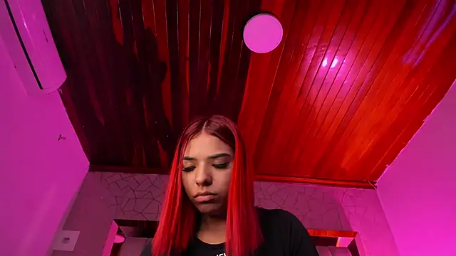 Emmily Savage online show from November 10, 2025, 11:42 am