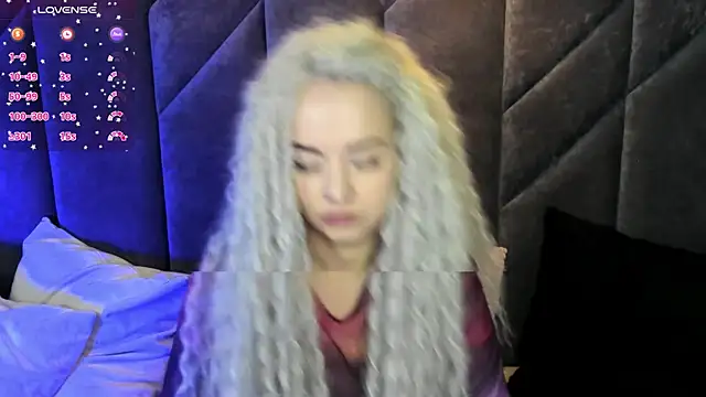 StephanieSweety online show from March 19, 2025, 4:45 pm