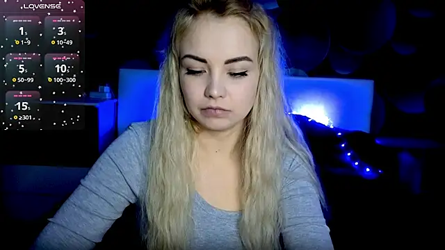 StephanieSweety online show from October 20, 2025, 12:16 pm