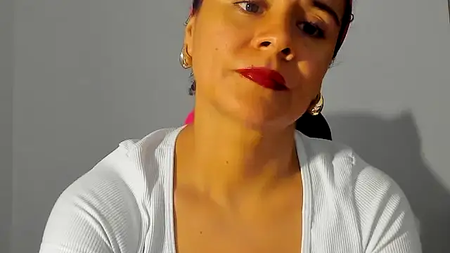 Snapshot of Sami_Hotie1 chatting on October 2, 2025, 9:11 pm Sami Hotie1 online show from October 2, 2025, 9:11 pm