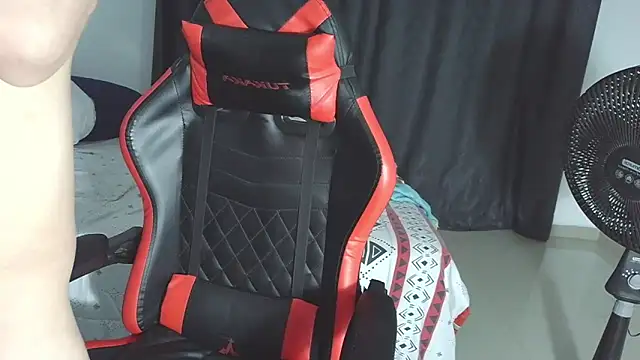 Snapshot of aresholland chatting on February 19, 2026, 3:24 am aresholland online show from February 19, 2026, 3:24 am