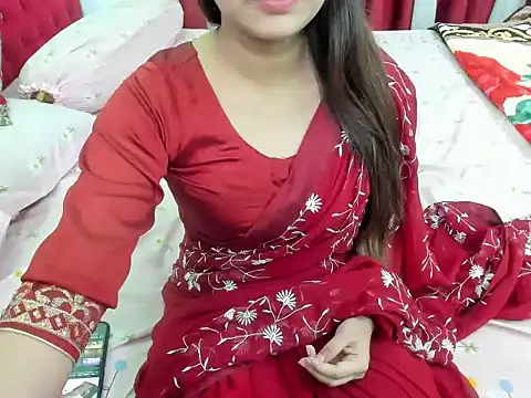 AttractiveQueen2002 online show from December 24, 2024, 3:47 pm