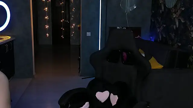 Blckmirrorr online show from October 29, 2025, 10:50 am