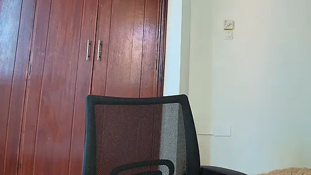 queen heather online show from March 8, 2026, 12:09 pm