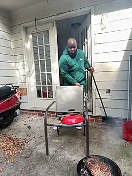 Snapshot of africandickxxl chatting on November 15, 2025, 5:20 pm africandickxxl online show from November 15, 2025, 5:20 pm