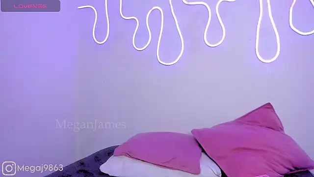 meganjames1 online show from February 15, 2025, 2:55 pm