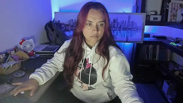 Redwidow   online show from May 6, 2026, 3:13 am
