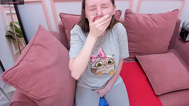 JannaVerdi  online show from September 19, 2025, 6:48 am